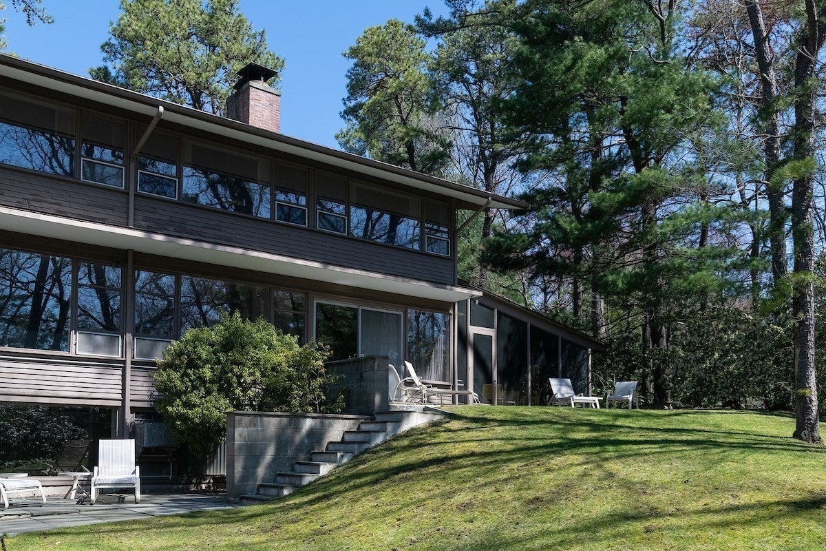 24 Barberry Rd, Lexington MA 02421