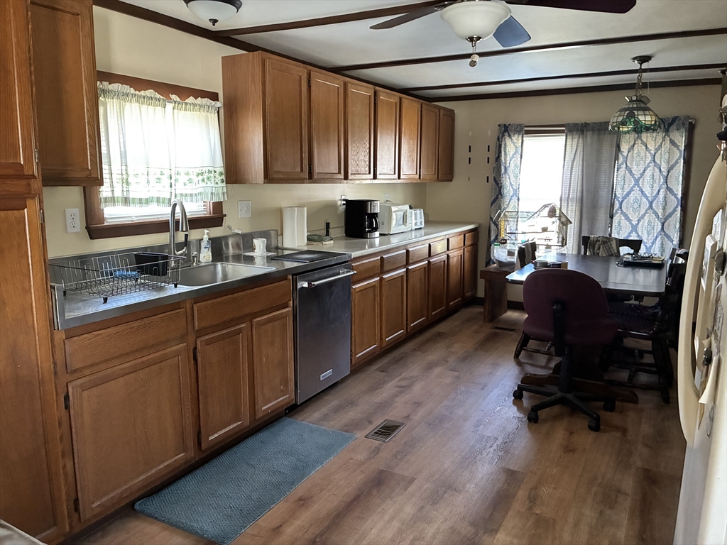 559 Tea St 1