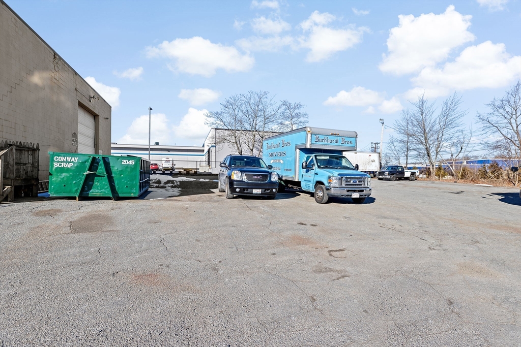 29 Messina Dr