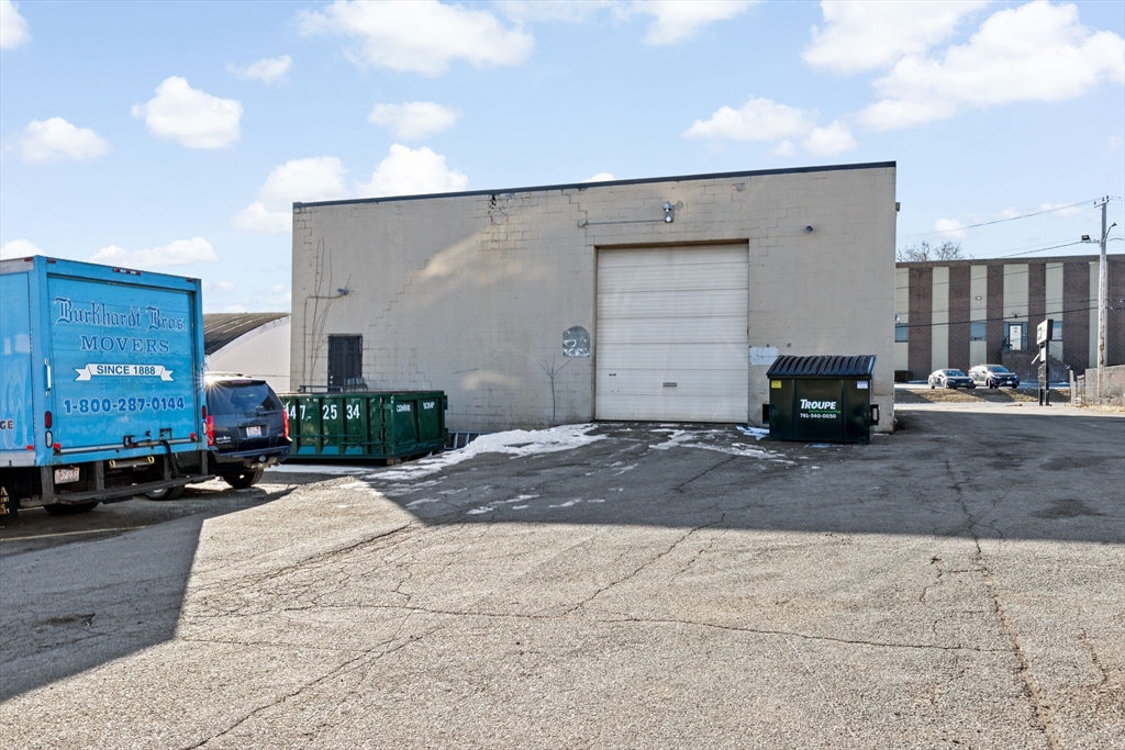29 Messina Dr