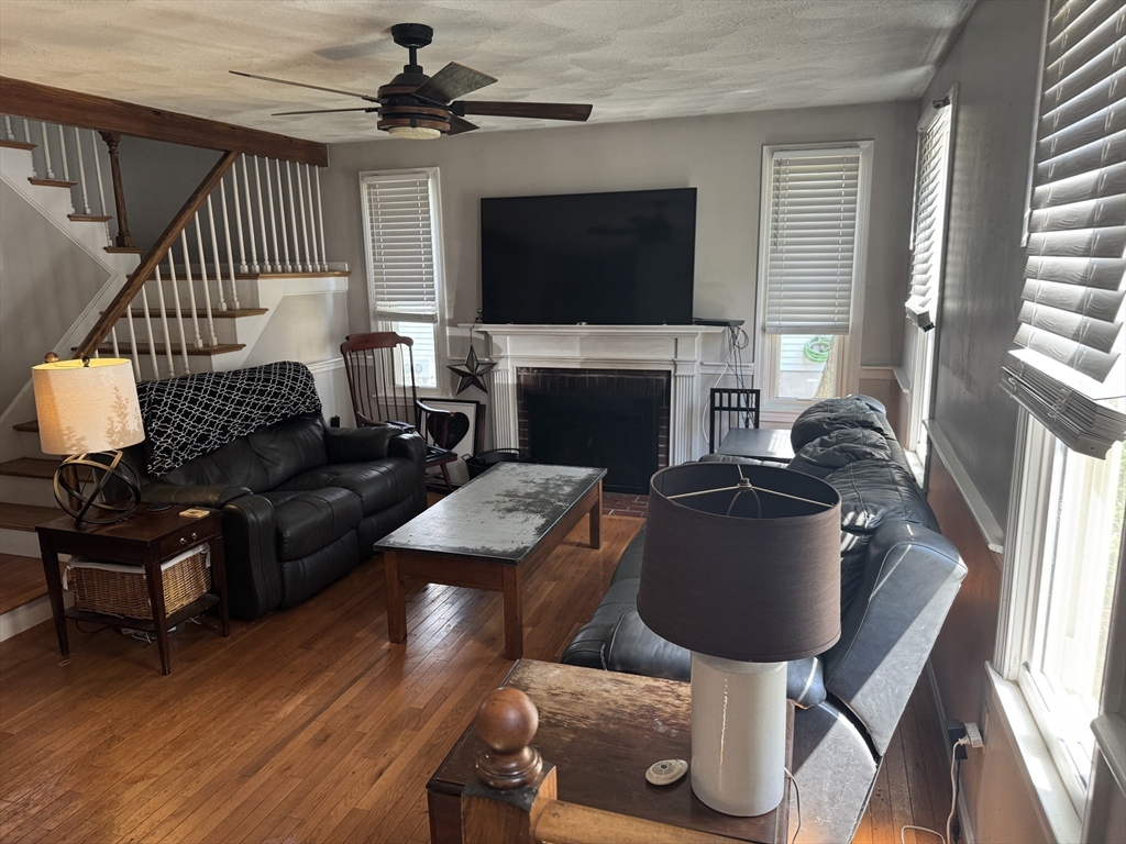 348 Wellman Ave 348