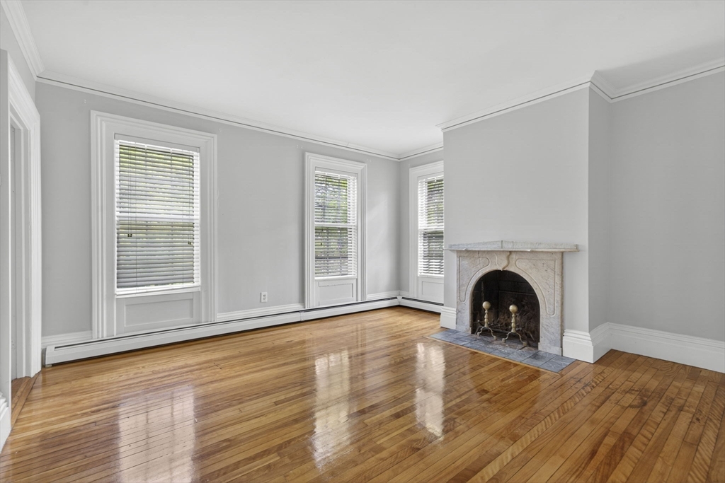 12 Crown St, Worcester, MA Photo #17
