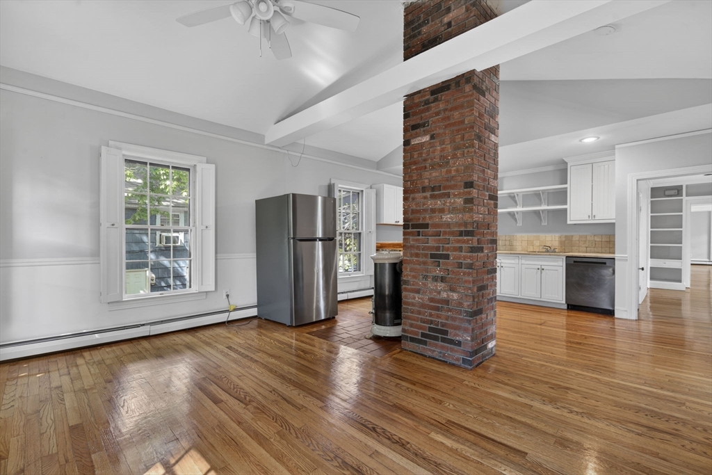 12 Crown St, Worcester, MA Photo #29