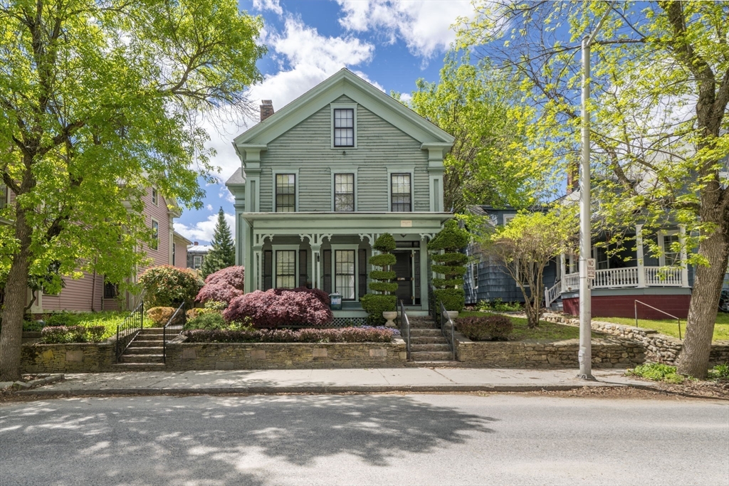 12 Crown St, Worcester, MA Photo #36
