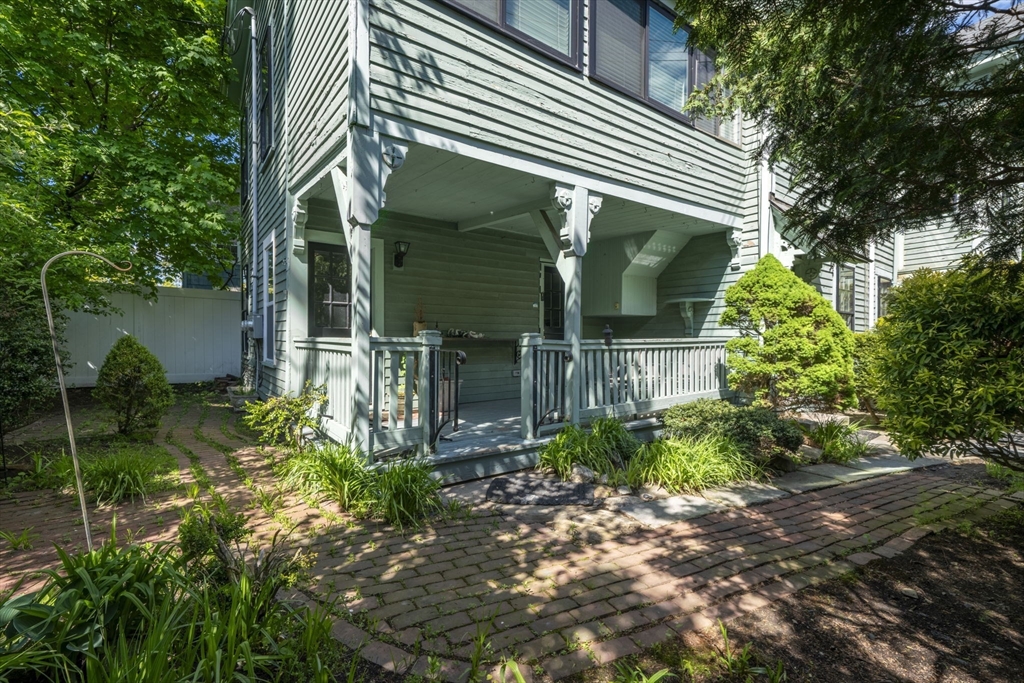 12 Crown St, Worcester, MA Photo #40