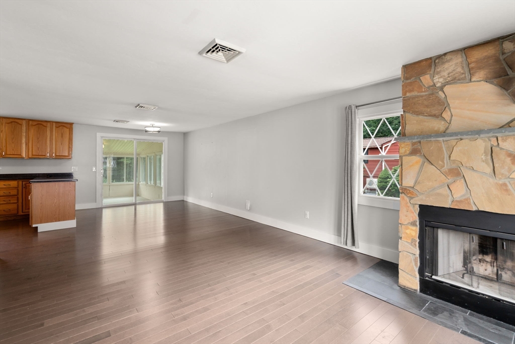 35 Nancy Dr