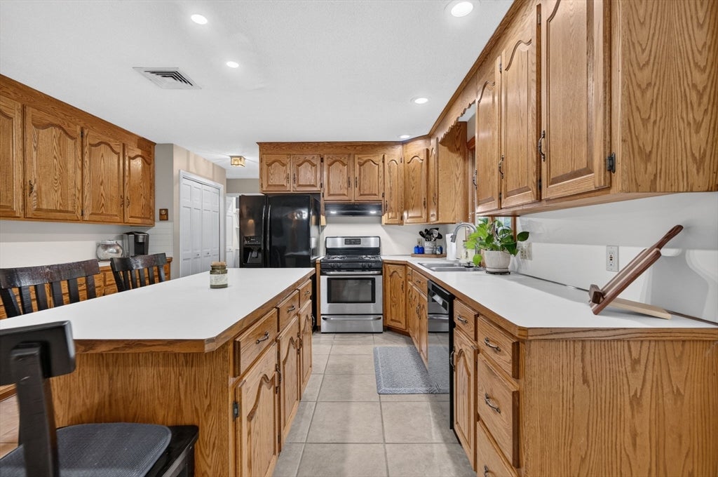 38 Sable Run Ln, Methuen, MA, 38 Sable Run Ln, Methuen, MA Photo #17
