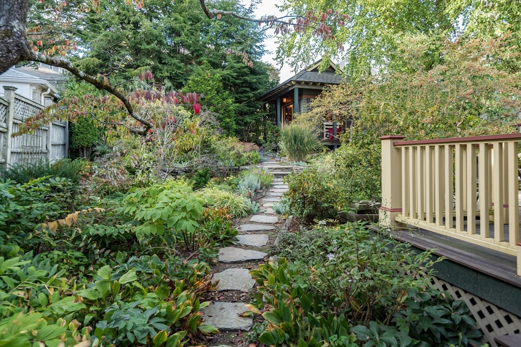 33 Newport St