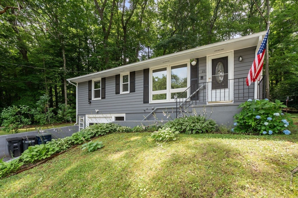 25 Pinedale St