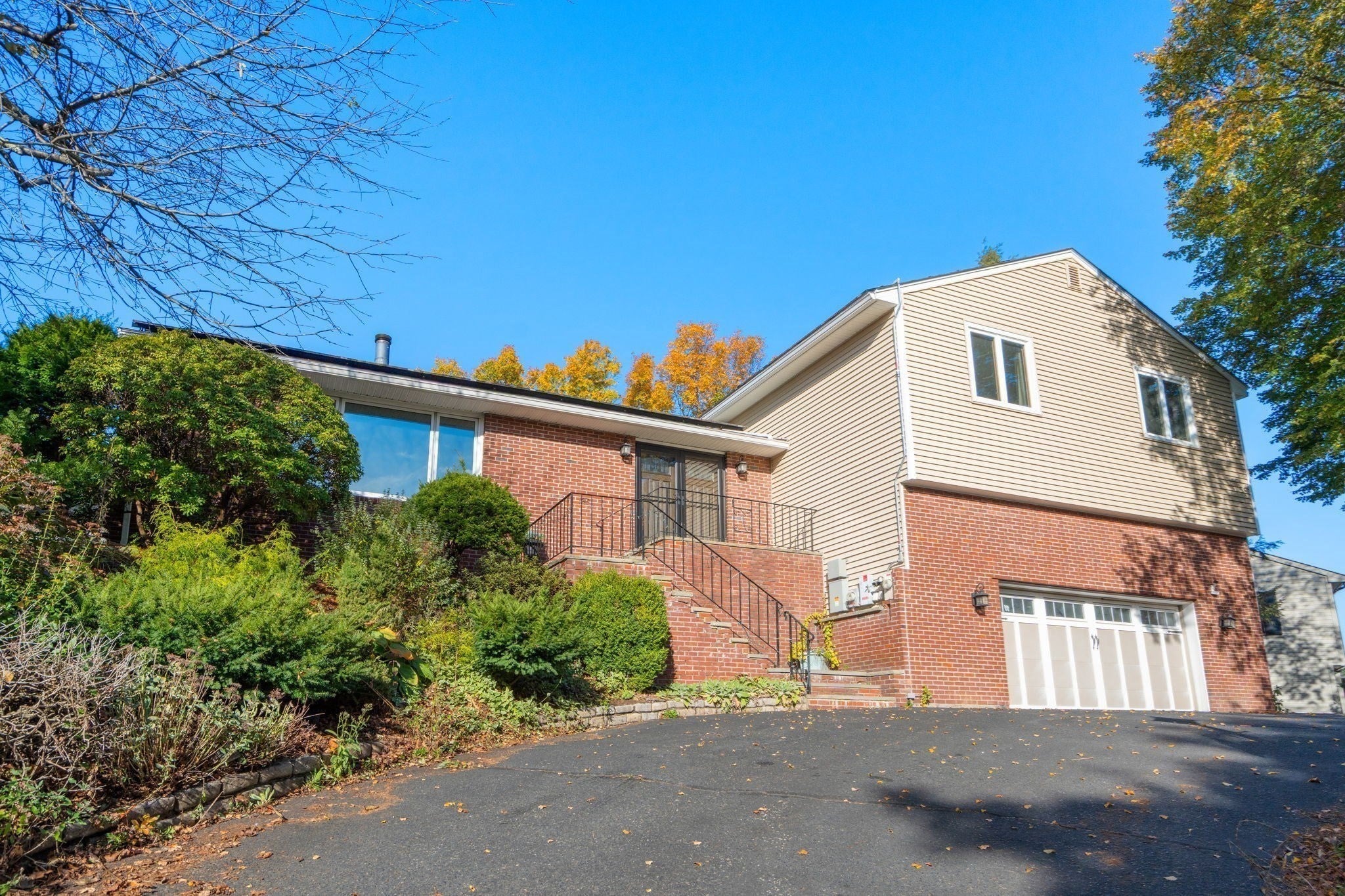 Photo of 5 Pebble Place, Stoneham, MA