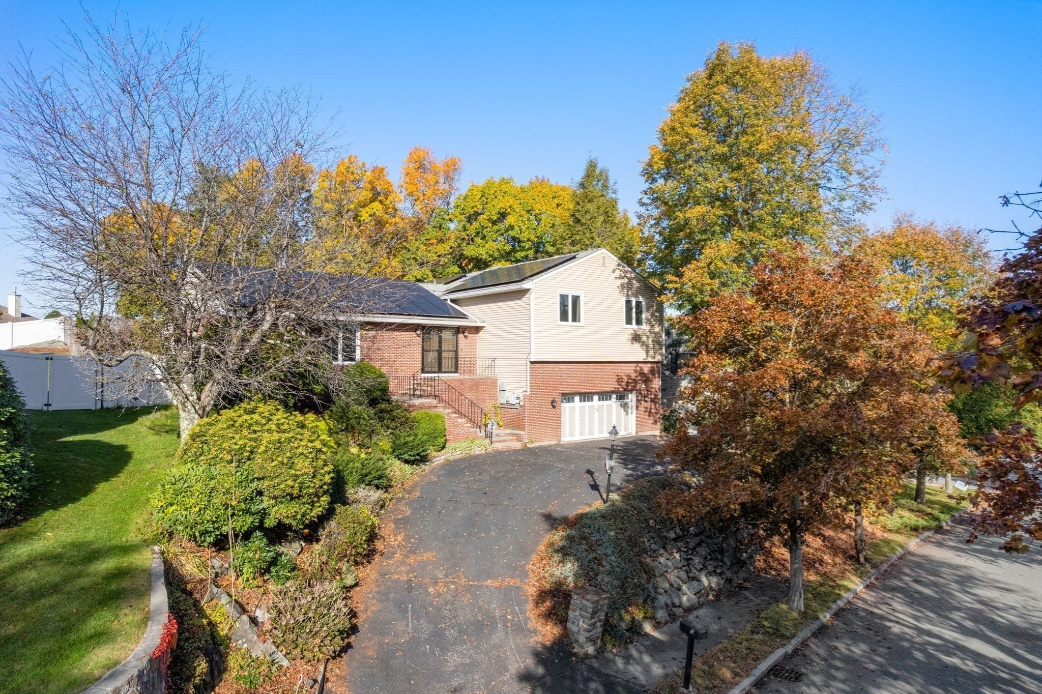 5 Pebble Place