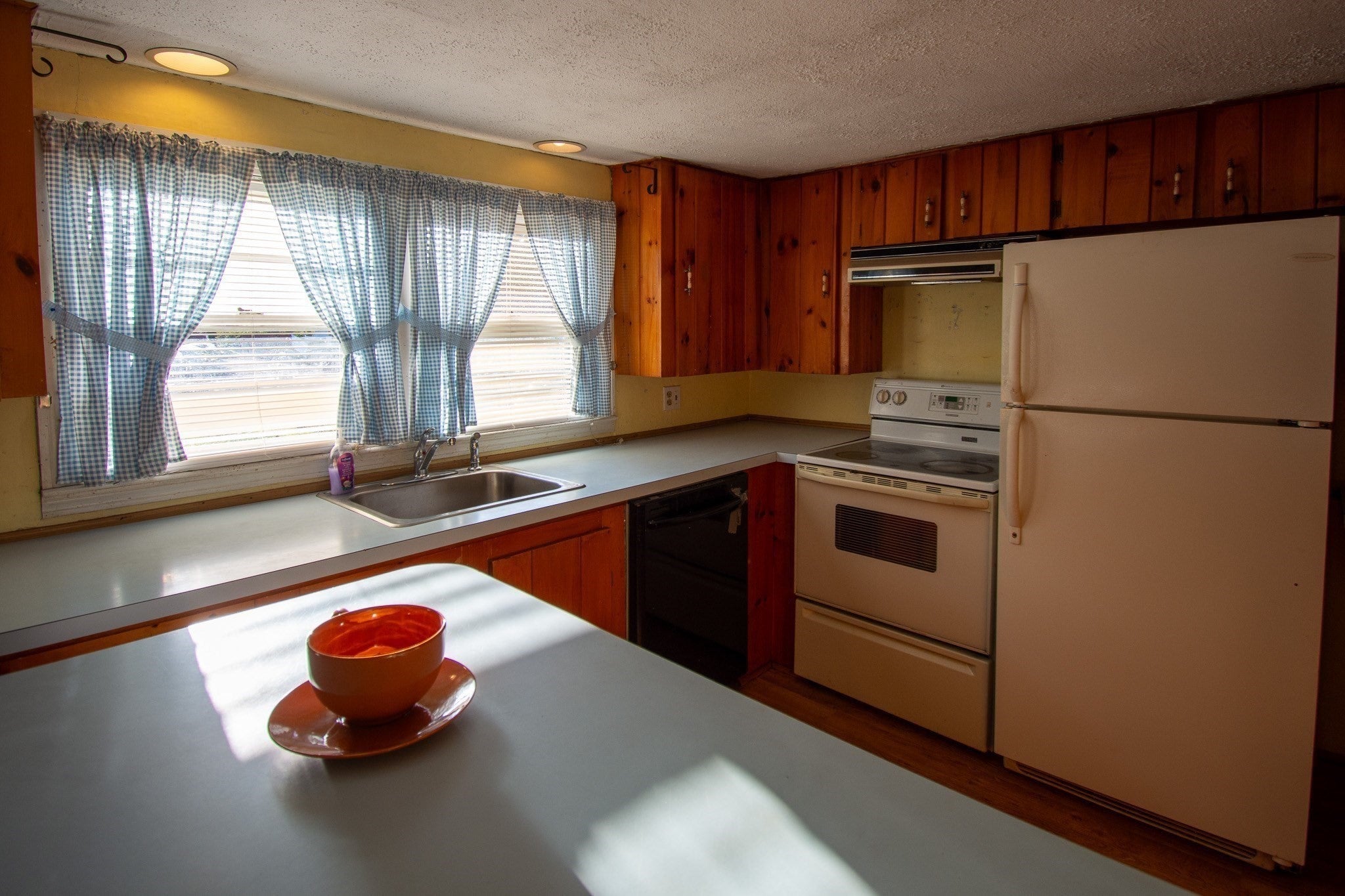92 Worcester Rd, Webster, MA, 92 Worcester Rd, Webster, MA Photo #5