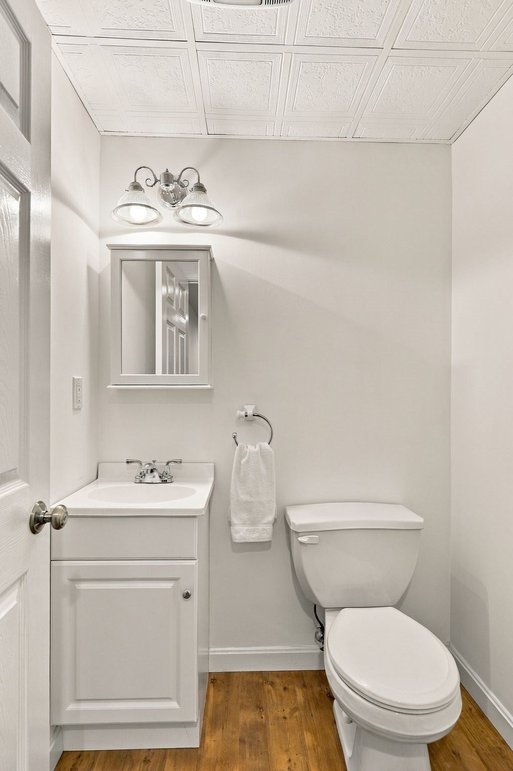 37 Chestnut Street, North Andover, MA, 37 Chestnut Street, North Andover, MA Photo #39