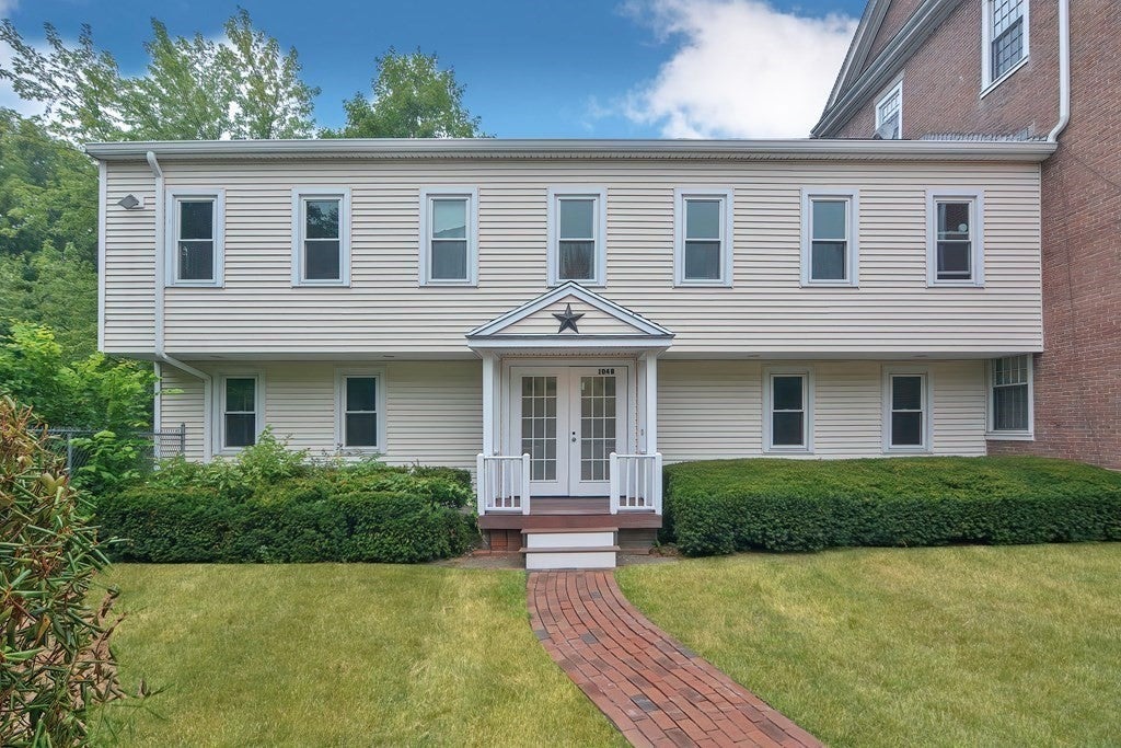 Photo of 104 E Hartford Ave, Uxbridge, MA