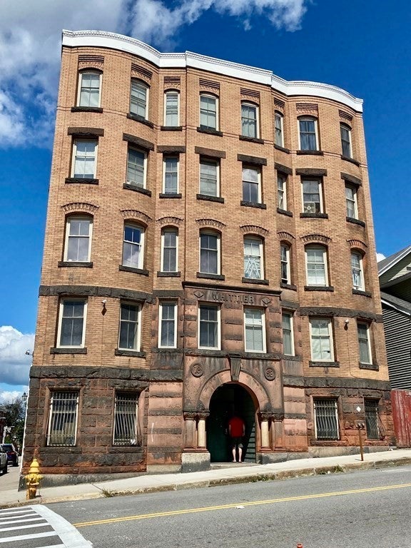 Photo of 257 Pleasant St, Worcester, MA