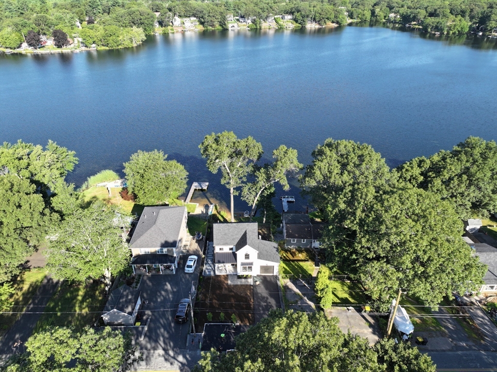 49 Lakeshore Dr