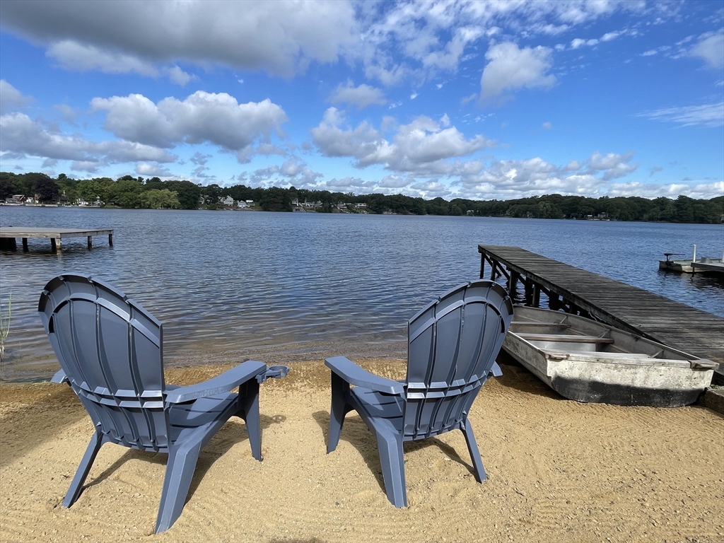 49 Lakeshore Dr