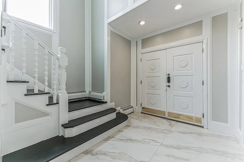 32 Water St