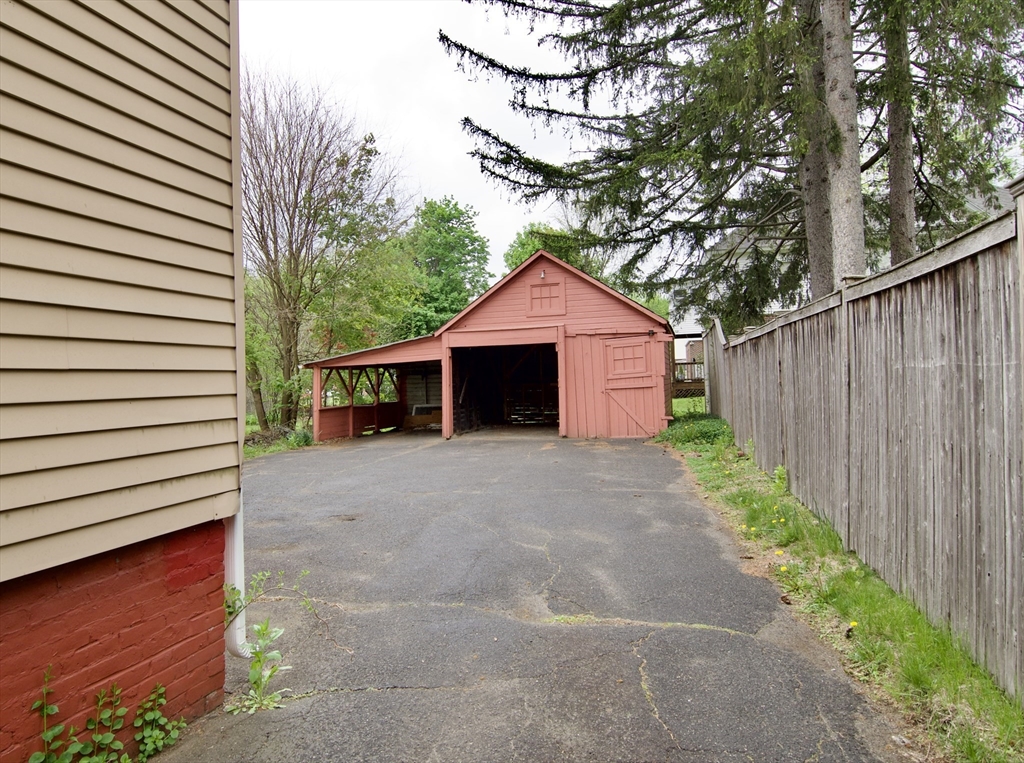 33 Noble St
