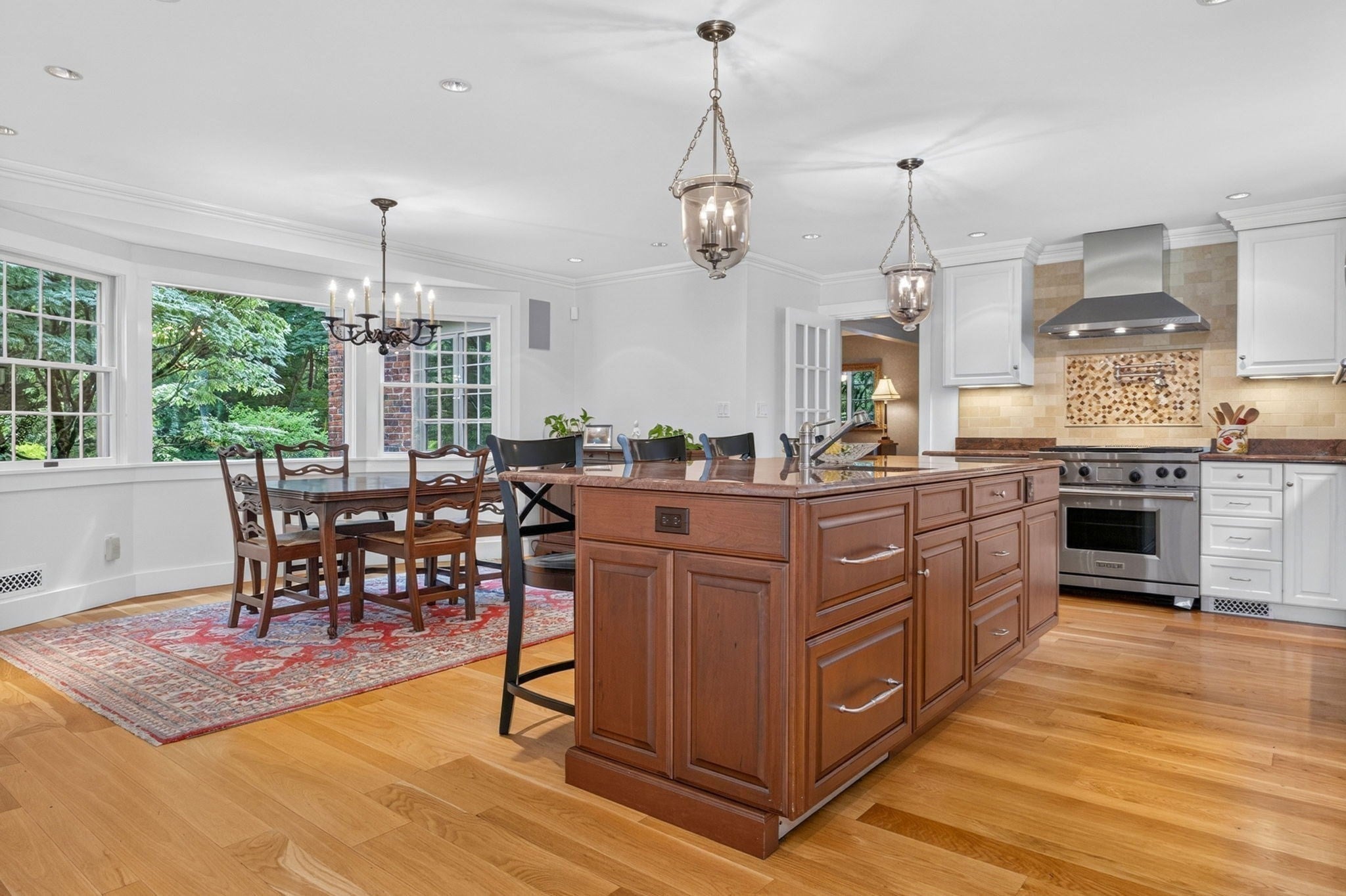 8 Buttercup Ln, Dover, MA Photo #6