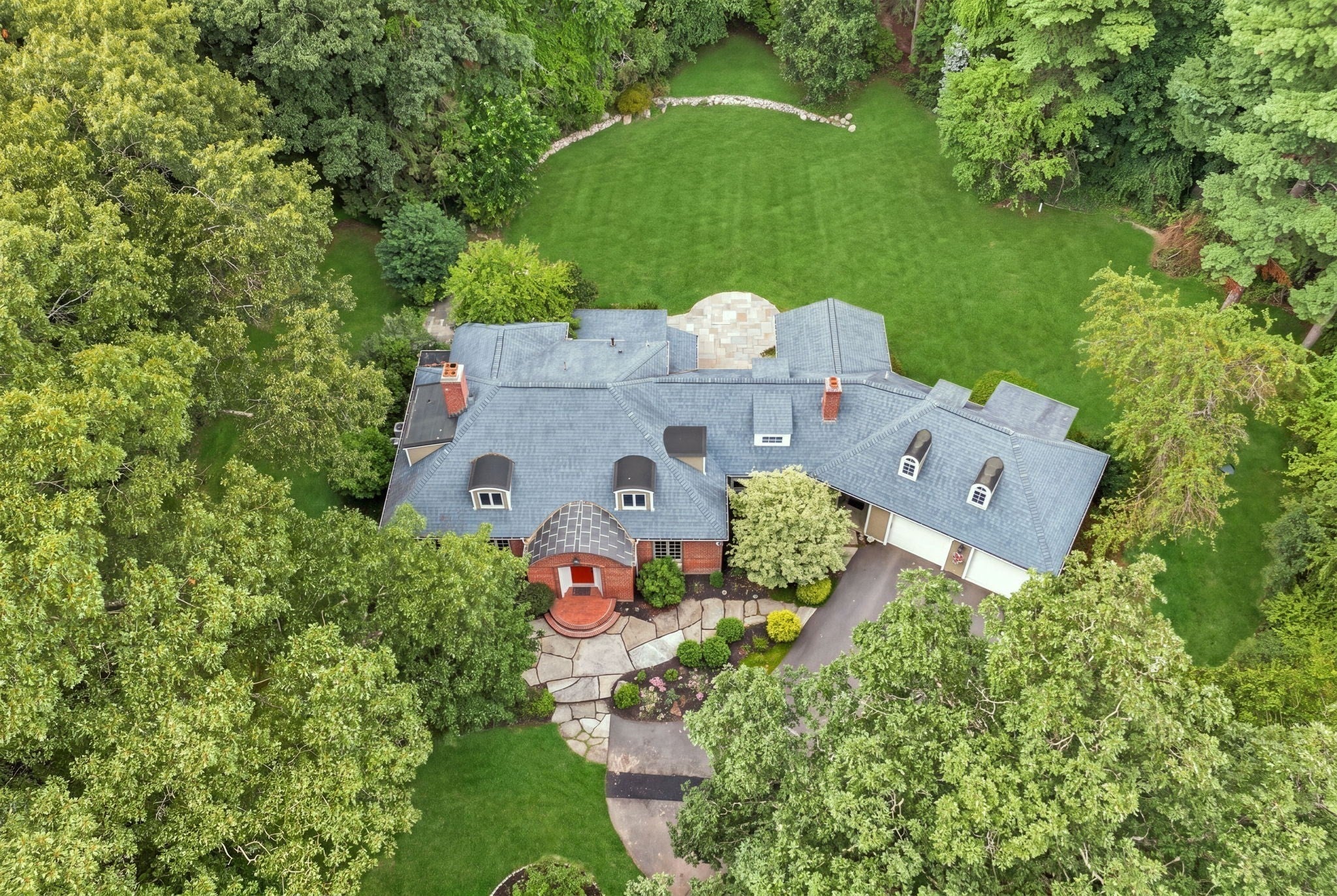 8 Buttercup Ln, Dover, MA Photo #1
