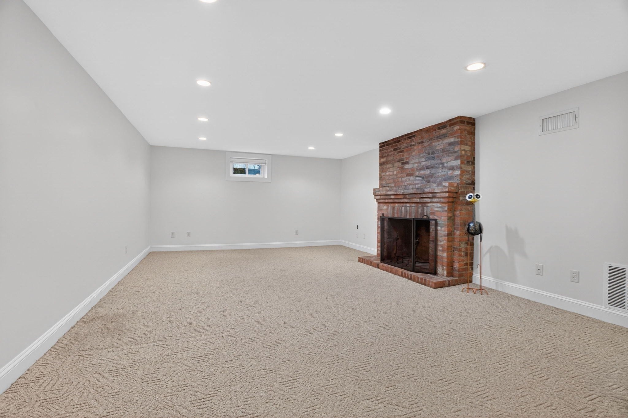 8 Buttercup Ln, Dover, MA Photo #34