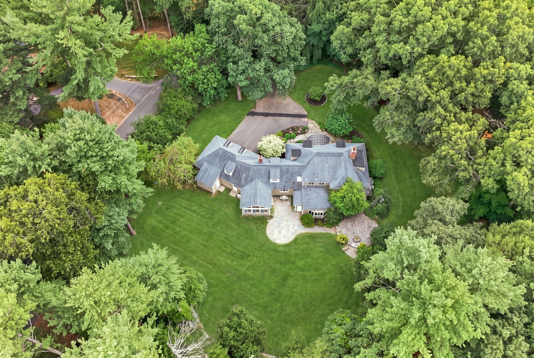 8 Buttercup Ln, Dover, MA Photo #2