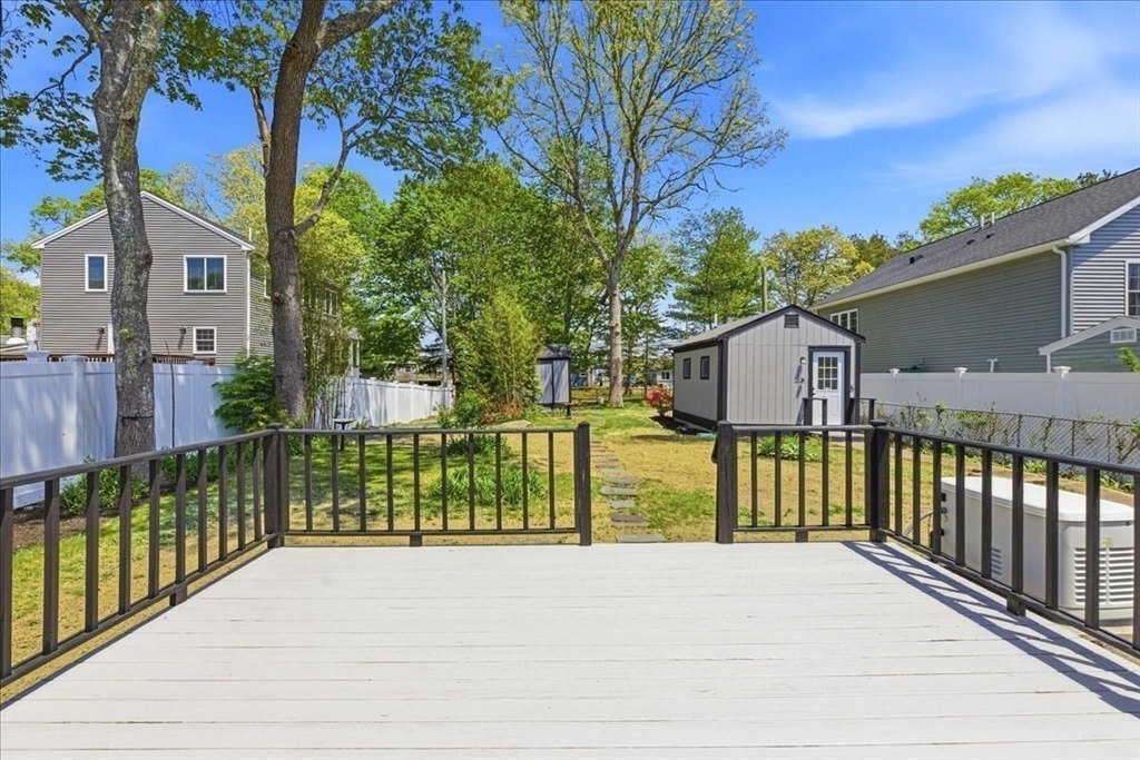 64 Rosepoint Ave