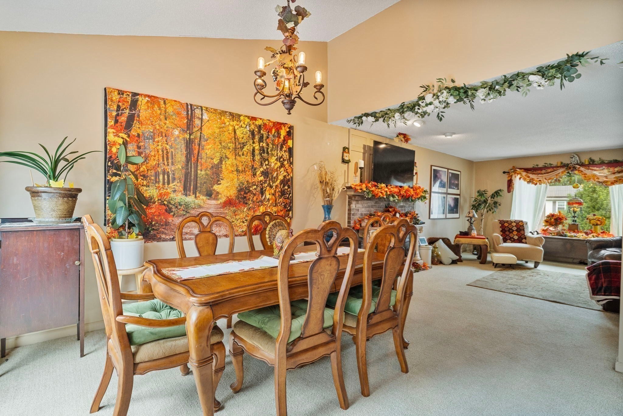 8 Oriole Dr, Agawam, MA Photo #8