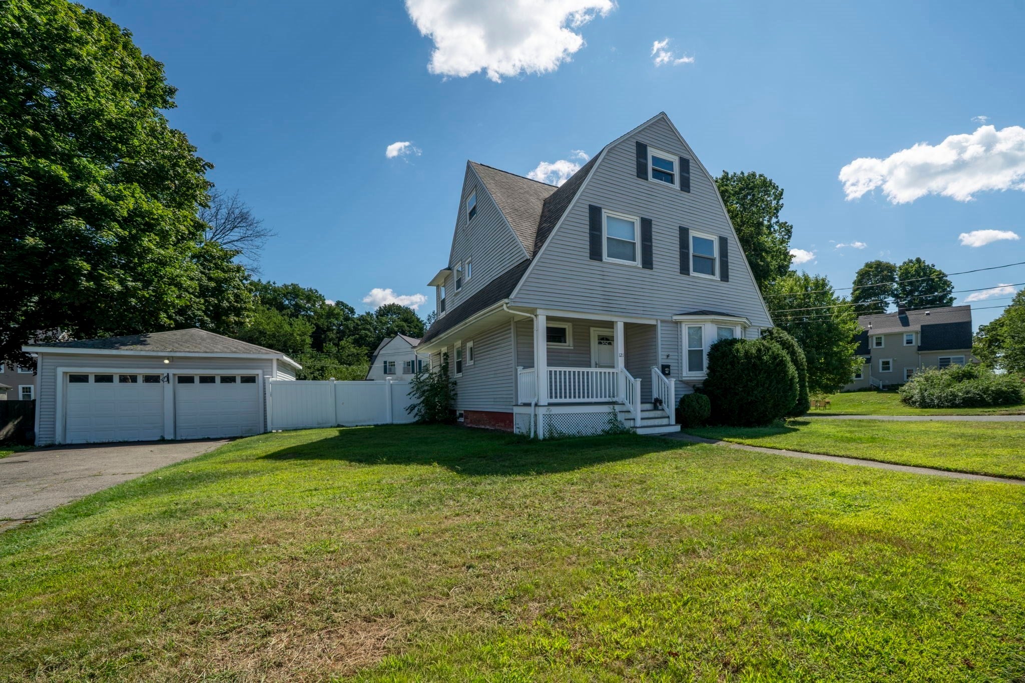 121 Oakland St, Mansfield, MA Photo #2