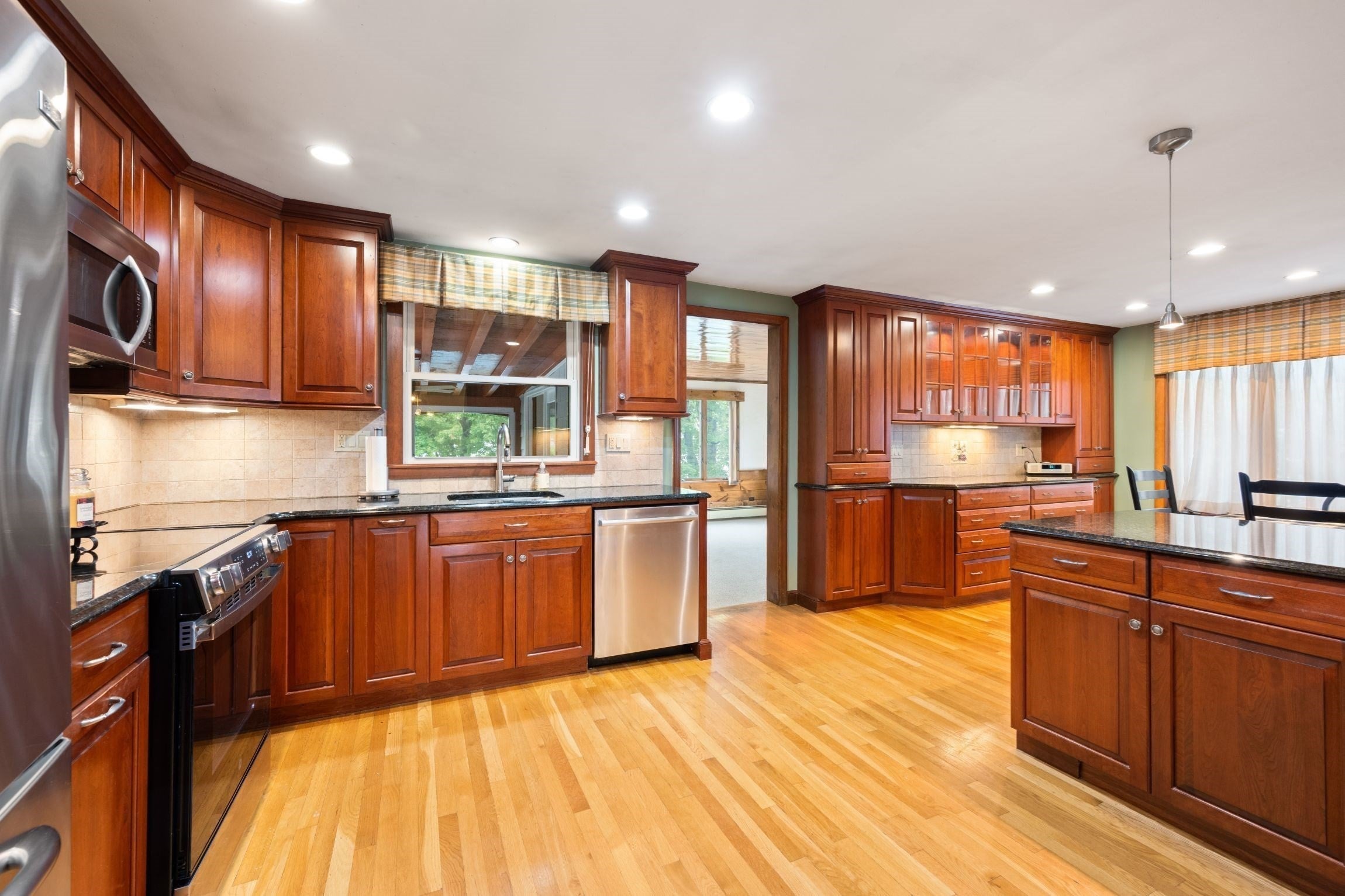 28 Evergreen Avenue