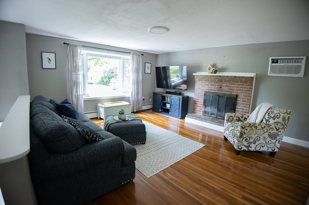 32 Alvirne Dr