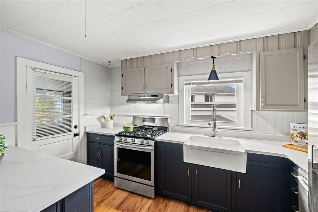53 Sewall St, Marblehead, MA Photo #9
