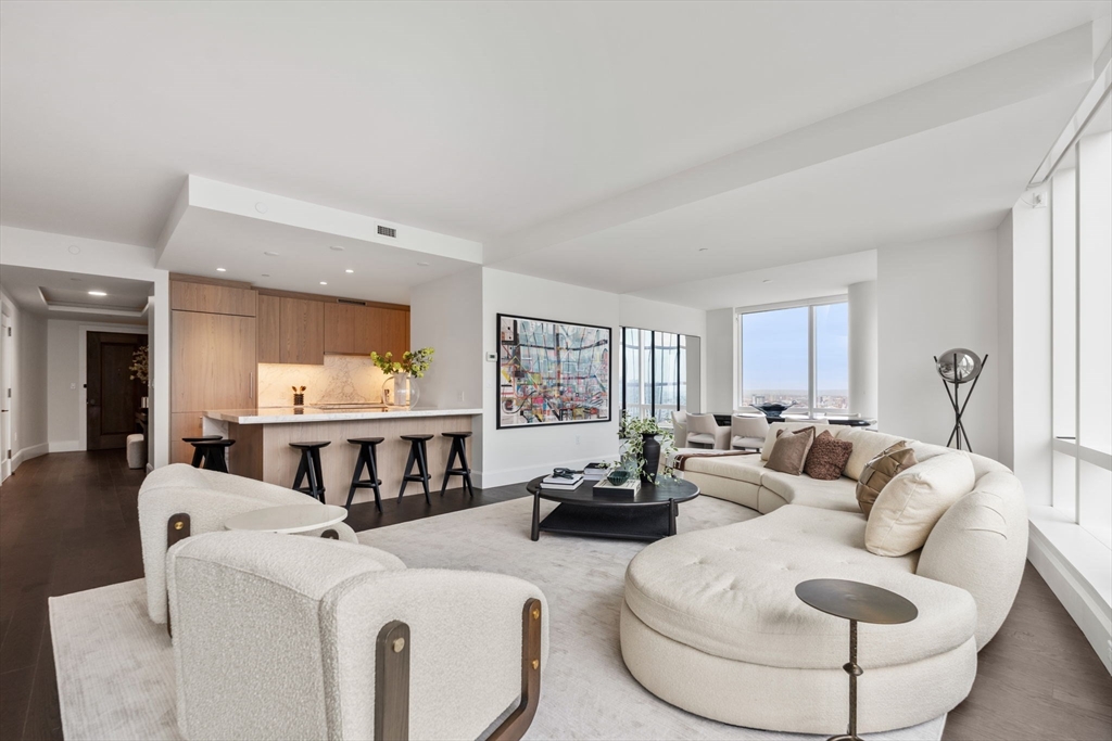 430 Stuart St 27DE