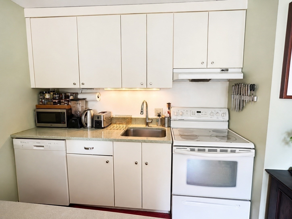 1243 Beacon 6E