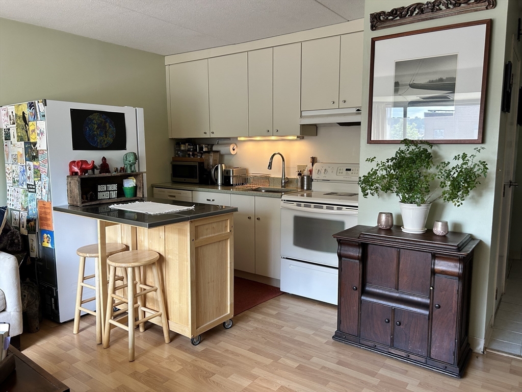 1243 Beacon 6E