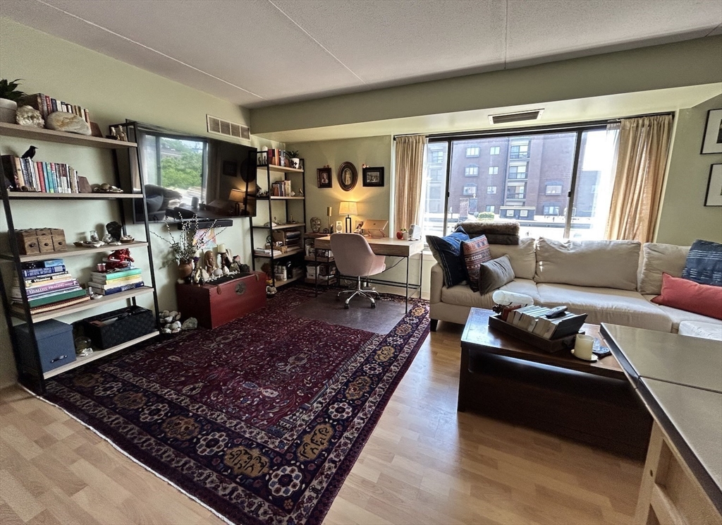 1243 Beacon 6E