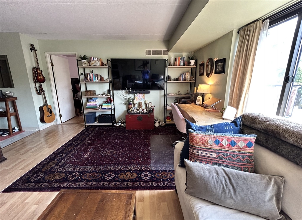1243 Beacon 6E