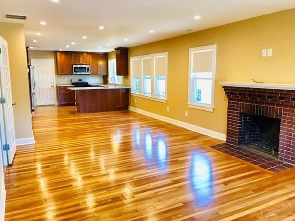 394 Weld St 394