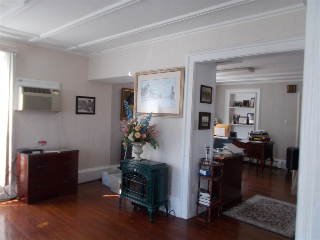 434 Main St