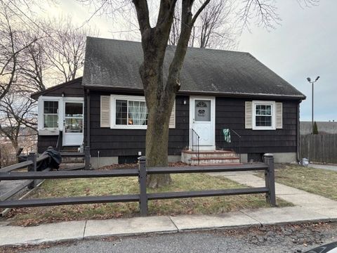 Photo of 9 Garden Terrace, Woburn, MA 01801 (MLS # 73461766)