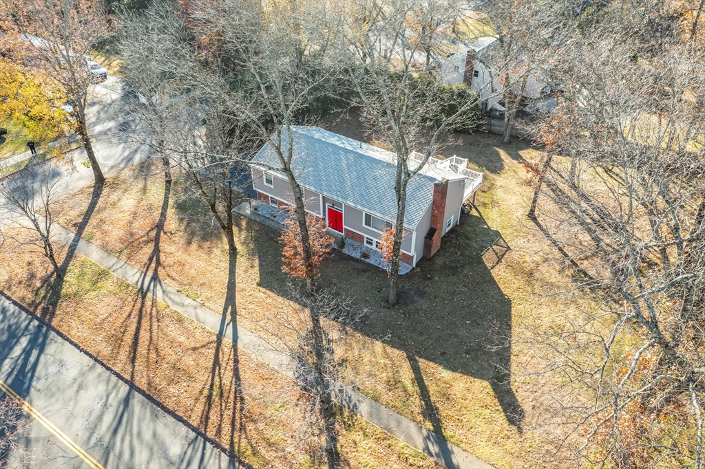 Longmeadow, Massachusetts 01106, United States, 4 Bedrooms Bedrooms, ,3 BathroomsBathrooms,Residential,Pending,122445