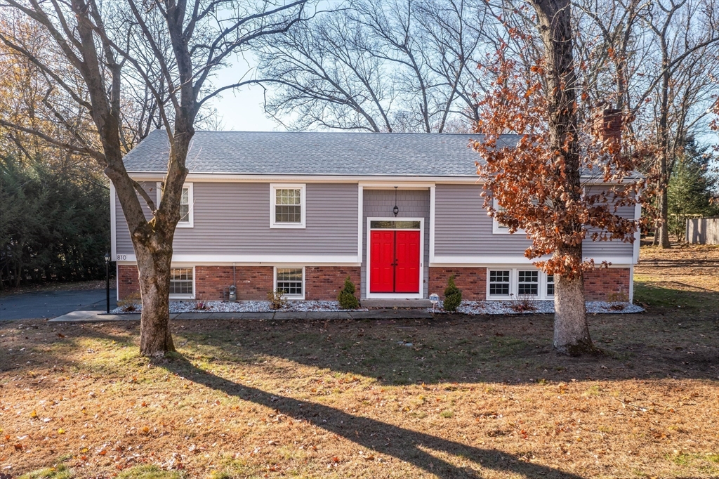 Longmeadow, Massachusetts 01106, United States, 4 Bedrooms Bedrooms, ,3 BathroomsBathrooms,Residential,Pending,122445