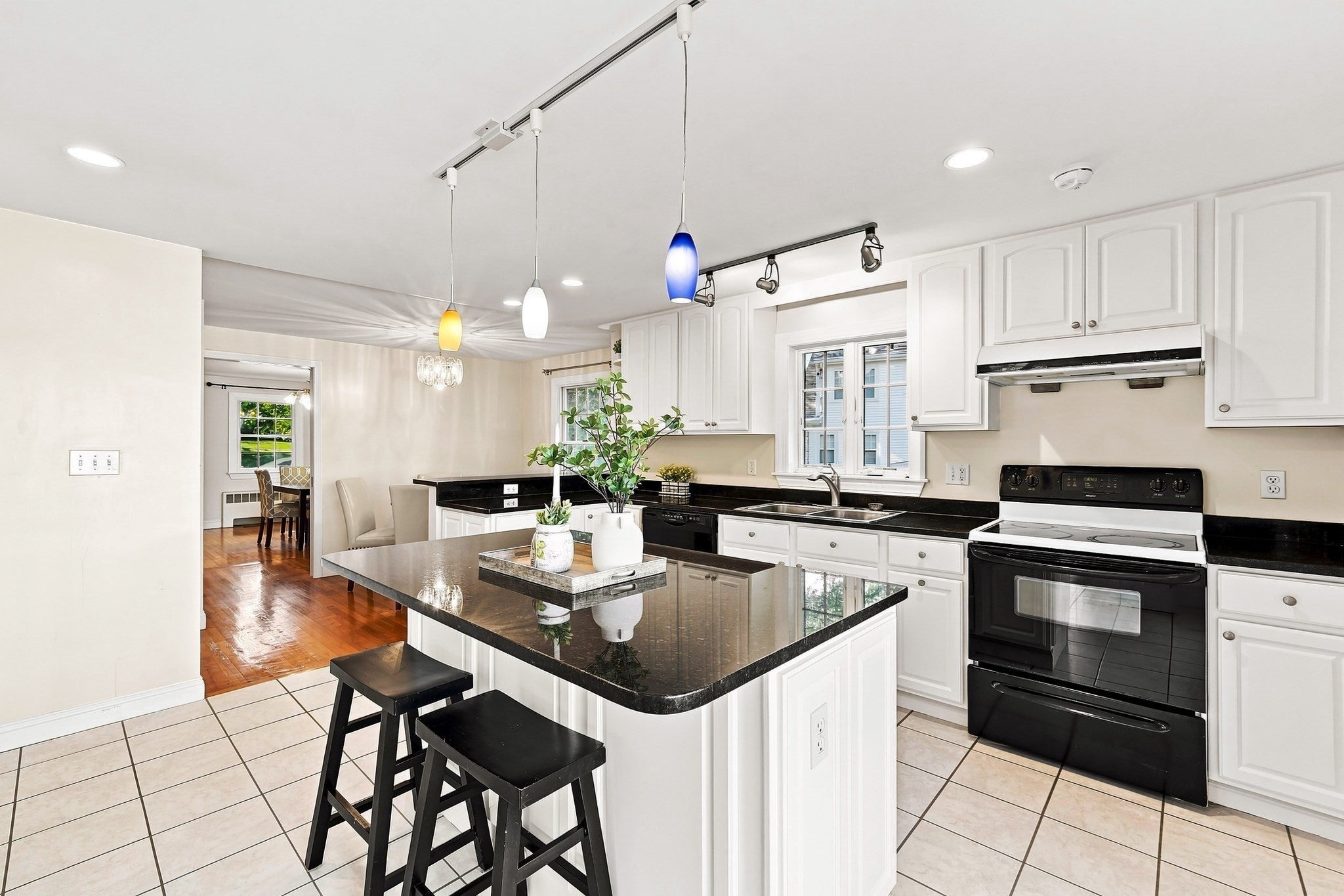 438 Waltham St, Lexington, MA Photo #12