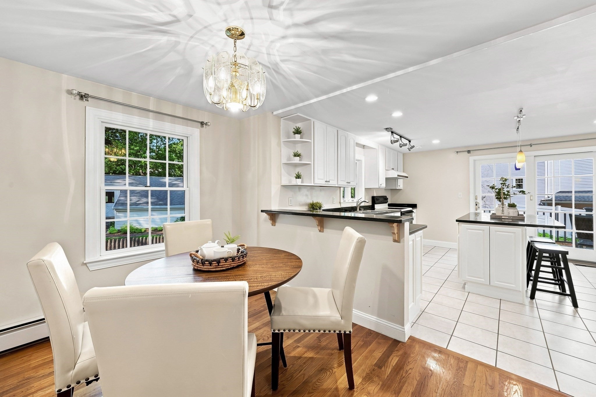 438 Waltham St, Lexington, MA Photo #15
