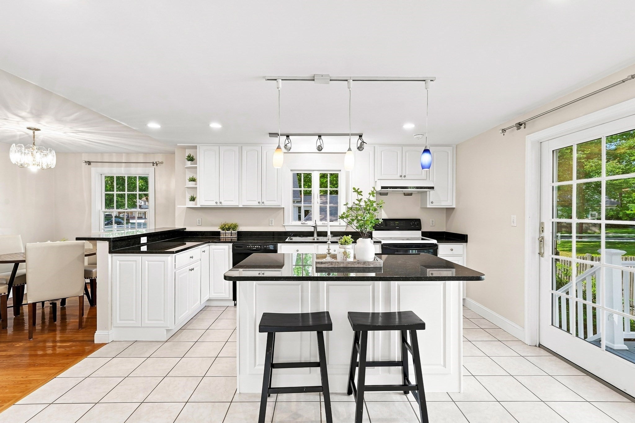 438 Waltham St, Lexington, MA Photo #11