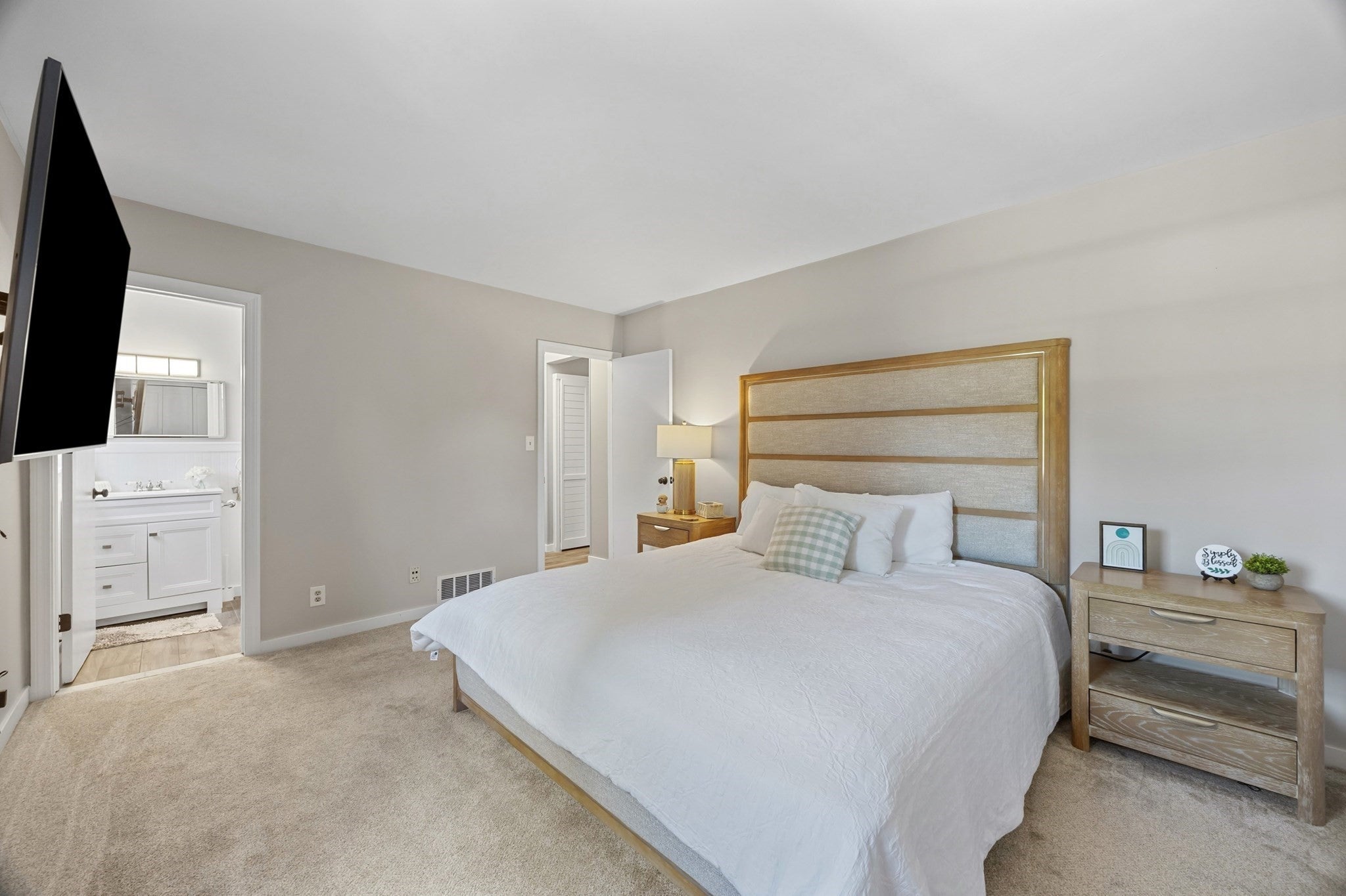 202 Windsor Drive #202, Framingham, MA, 202 Windsor Drive #202, Framingham, MA Photo #18
