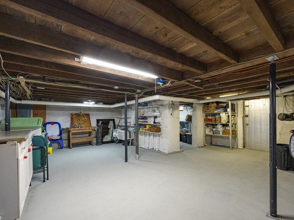 Dighton, Massachusetts 02715, United States, 3 Bedrooms Bedrooms, ,2 BathroomsBathrooms,Residential,Active,219778