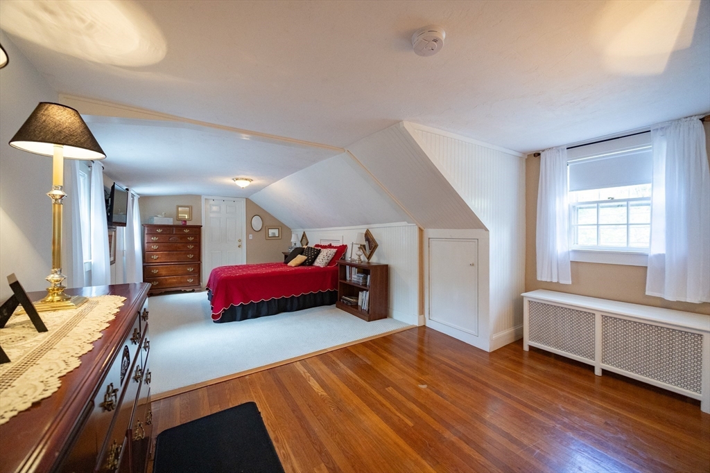 Dighton, Massachusetts 02715, United States, 3 Bedrooms Bedrooms, ,2 BathroomsBathrooms,Residential,Active,219778