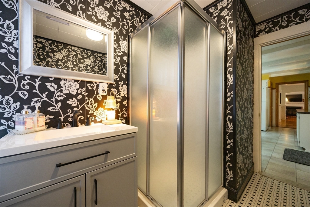 Dighton, Massachusetts 02715, United States, 3 Bedrooms Bedrooms, ,2 BathroomsBathrooms,Residential,Active,219778